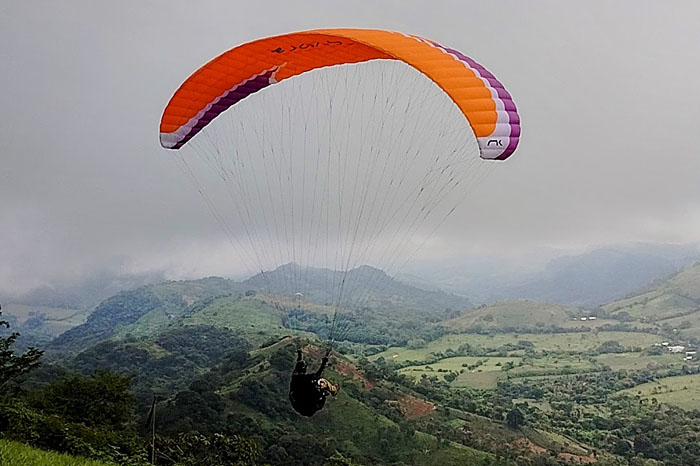 El salvador paragliding tour